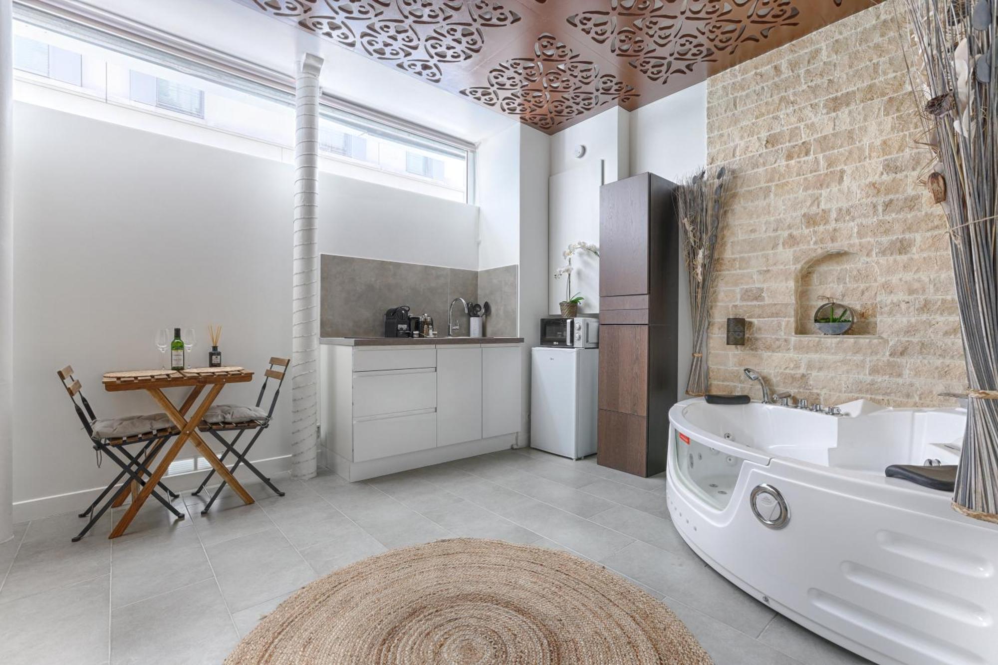 Appartement Mykeypers - Lovely With Jacuzzi Parijs